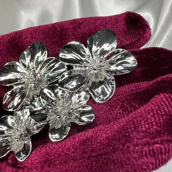 ZARA Super Silver Floral earrings - Picture 12 of 14